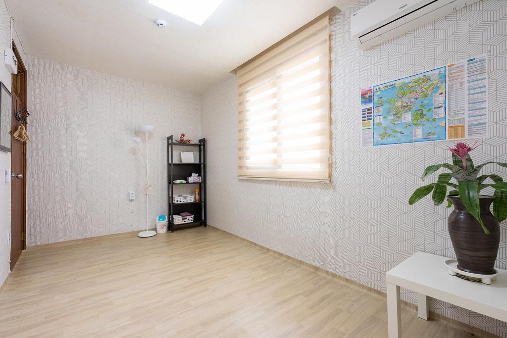 Yours Guesthouse In Tongyeong Exteriör bild