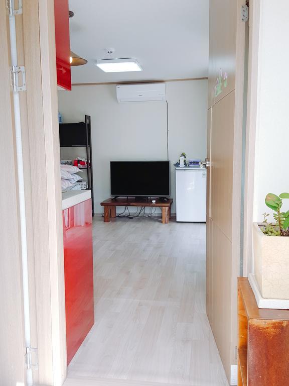 Yours Guesthouse In Tongyeong Exteriör bild